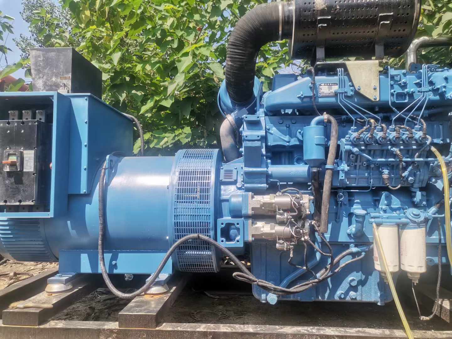 修文详细说明降低 800kW 柴油发电机输出电流波动的方法